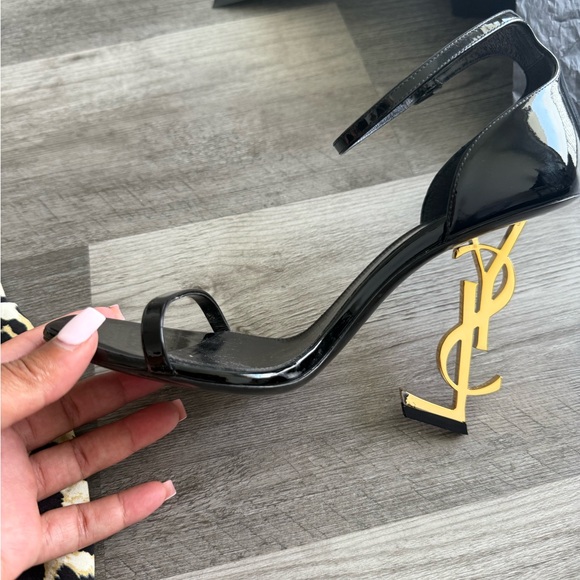 Yves Saint Laurent Black and Gold Heels with Stiletto - Picture 4 of 4